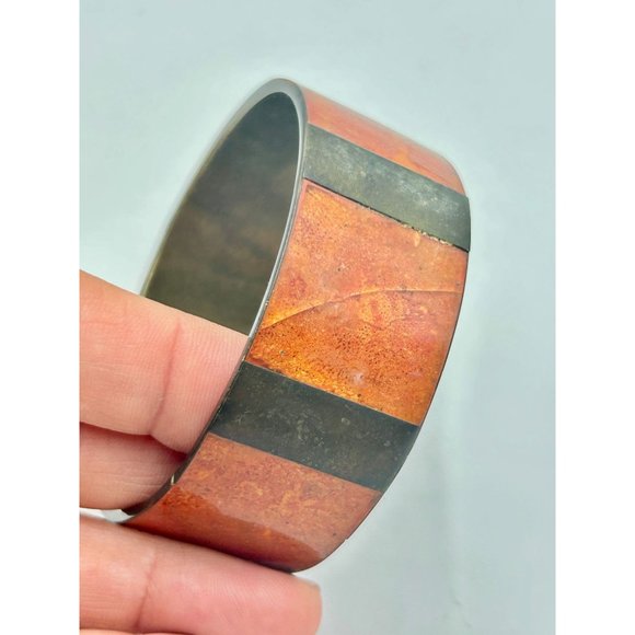 Vintage Apple Coral Sponge Coral Inlay Brass Bangle Bracelet Wide Ethnic Jewelry - Picture 5 of 8
